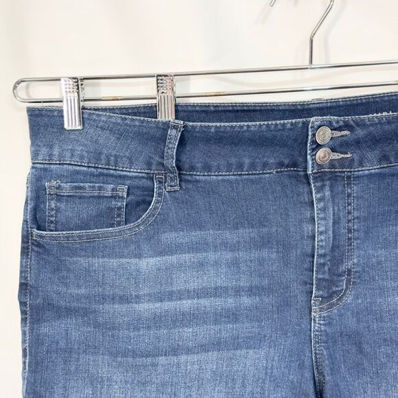 So Plus Size 20 Denim Shorts Midi Mid Rise Cuffed Stretch Blue Denim 1499 - Picture 3 of 12